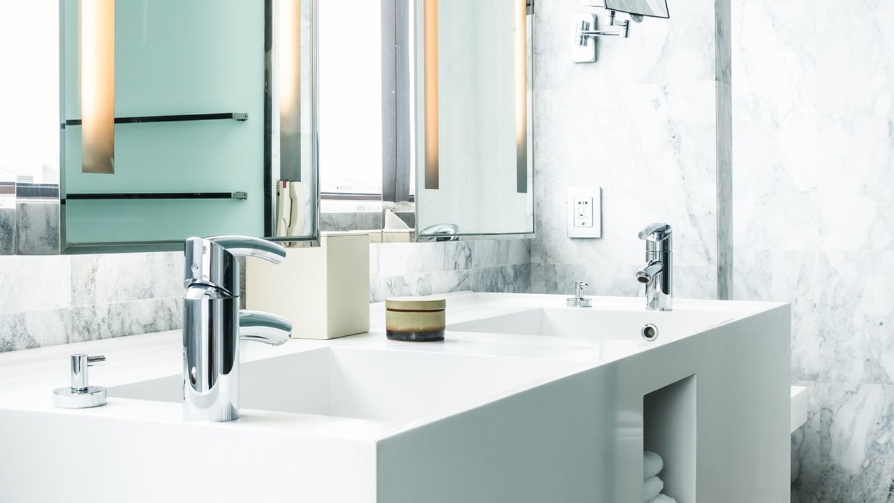 Comment faire un meuble en béton cellulaire pour salle de bain