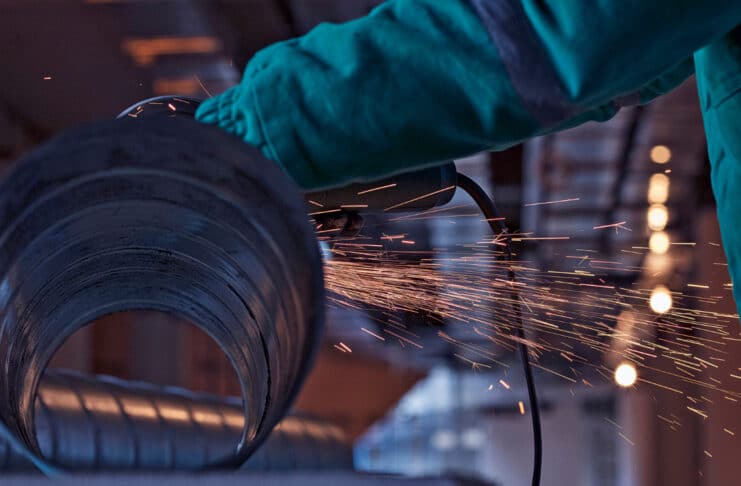 Découpe à mesure : comprendre pourquoi c’est essentiel dans vos projets métalliques